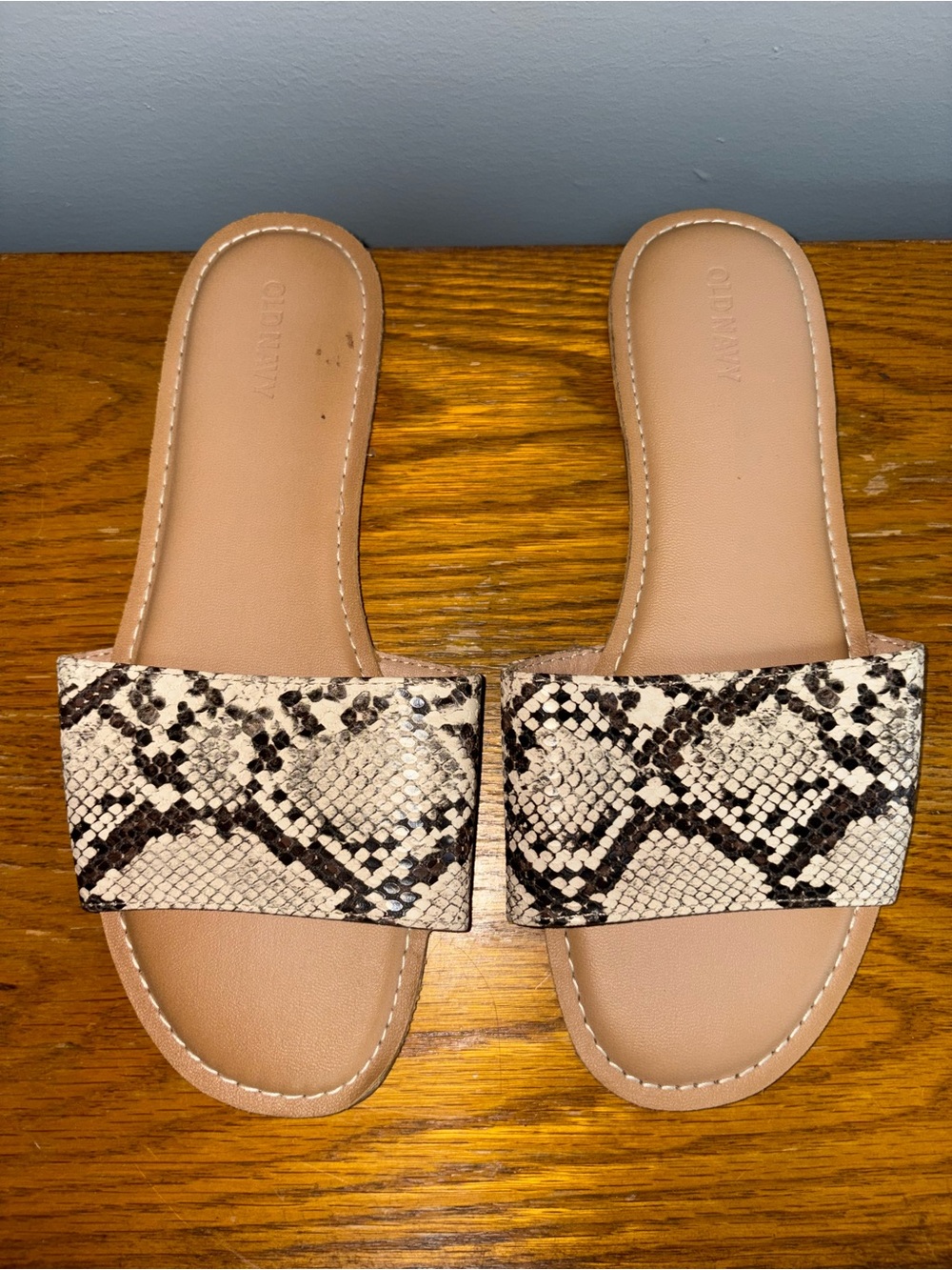 Old Navy Cream & Brown‎ Neutral Snake-Print Flat Slide Sandals Women's Size 8